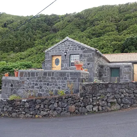 Vakantiehuis Adega Baia Do Canto Al 1398 *