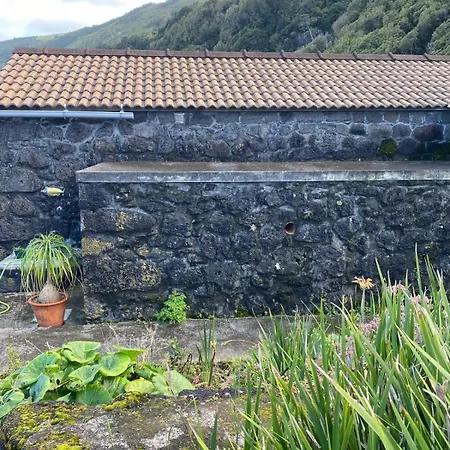 Vakantiehuis Adega Baia Do Canto Al 1398 *