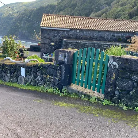 Vakantiehuis Adega Baia Do Canto Al 1398